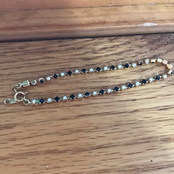 Earnings and bracelet set! - Picture 3 of 3